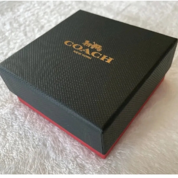 Coach CF984 Signature Stone Bow, C Logo & Circle Earring Set NWT - Picture 4 of 5